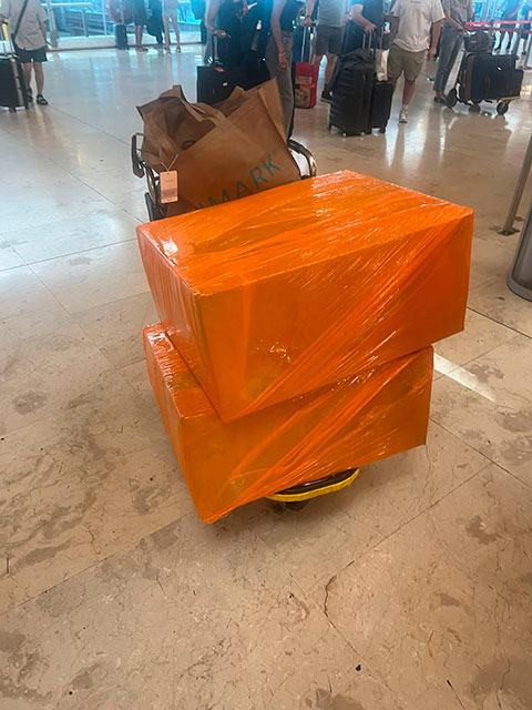 Box at the airport2